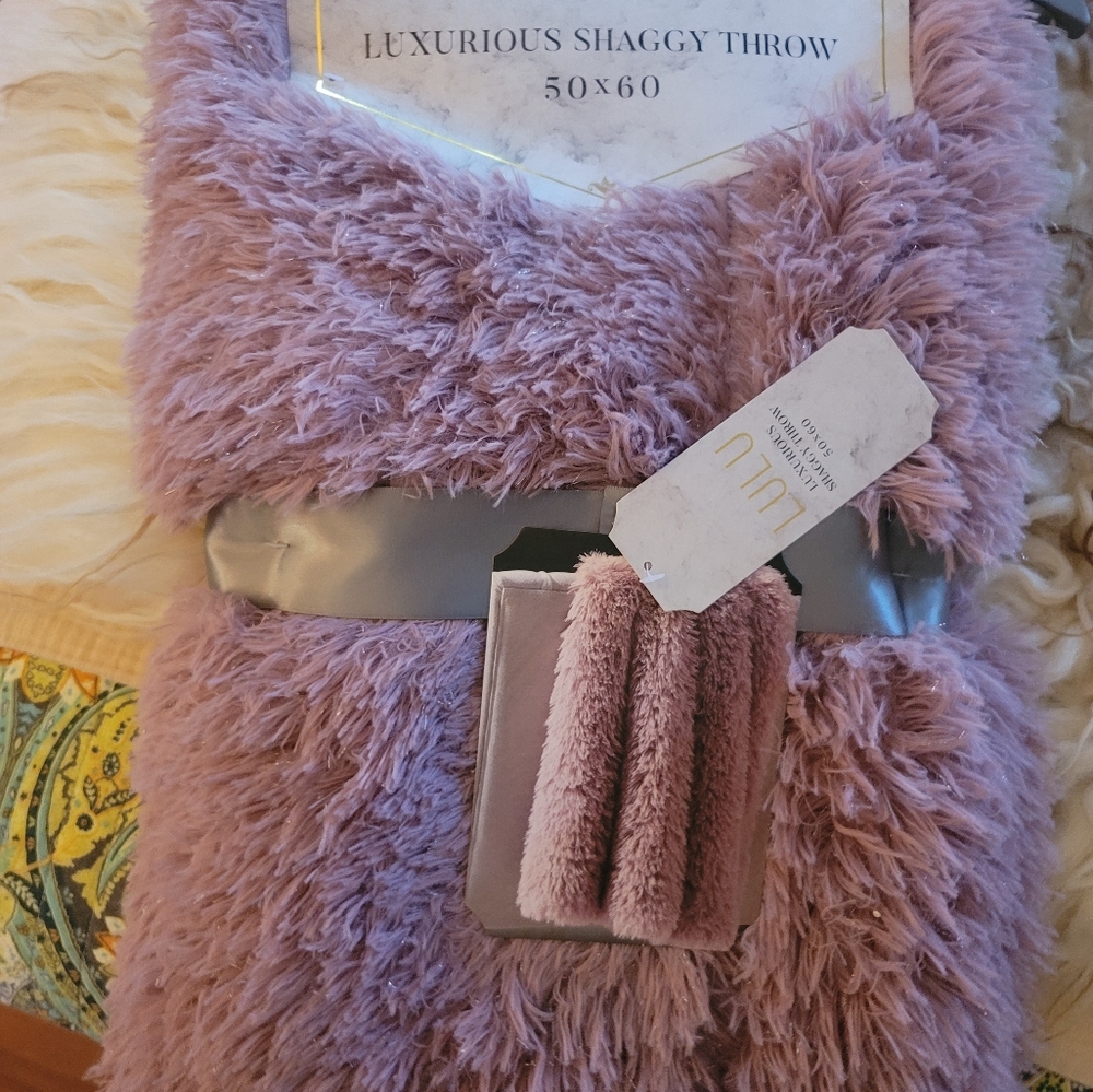 Supersoft throw blanket